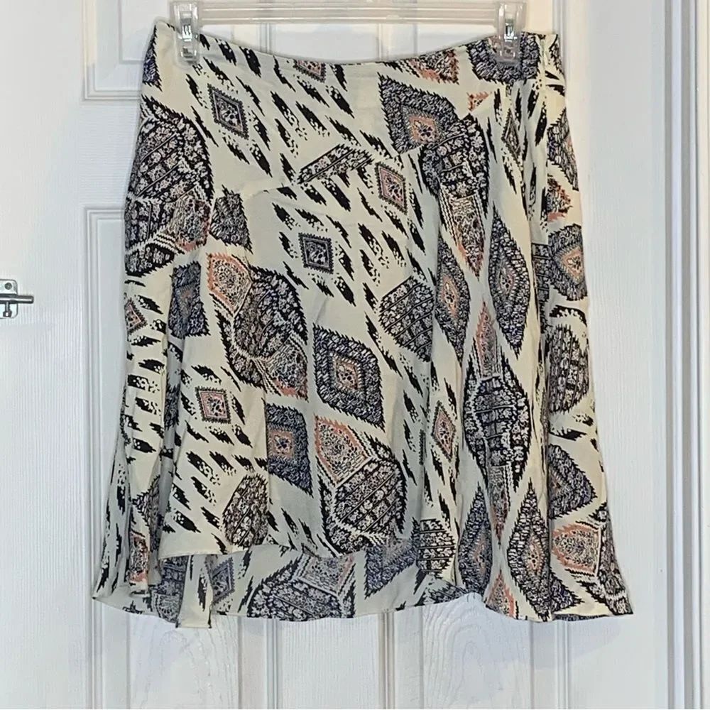 Vince Camuto Moroccan Mirage Skirt Size 10 in Antique White